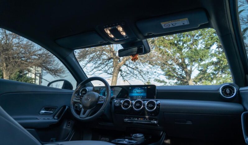 
								Mercedes A180 black edition full									