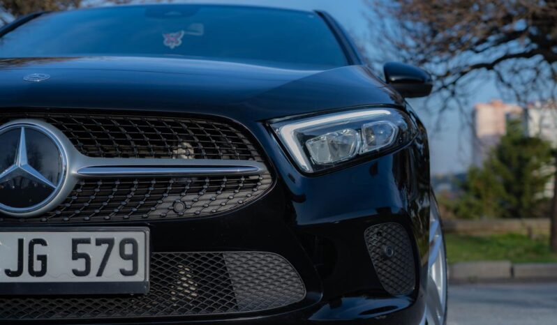 
								Mercedes A180 black edition full									