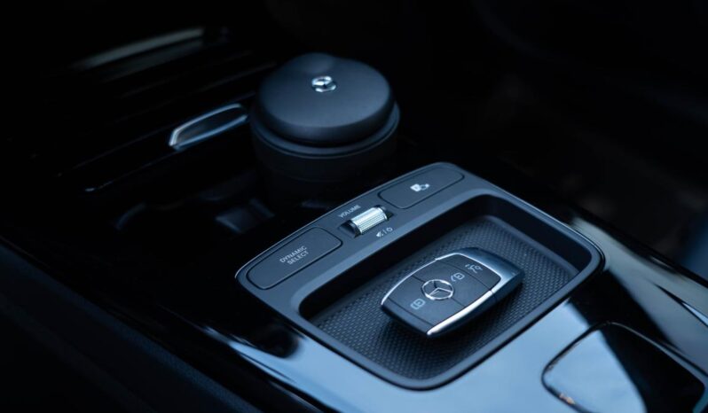 
								Mercedes A180 black edition full									