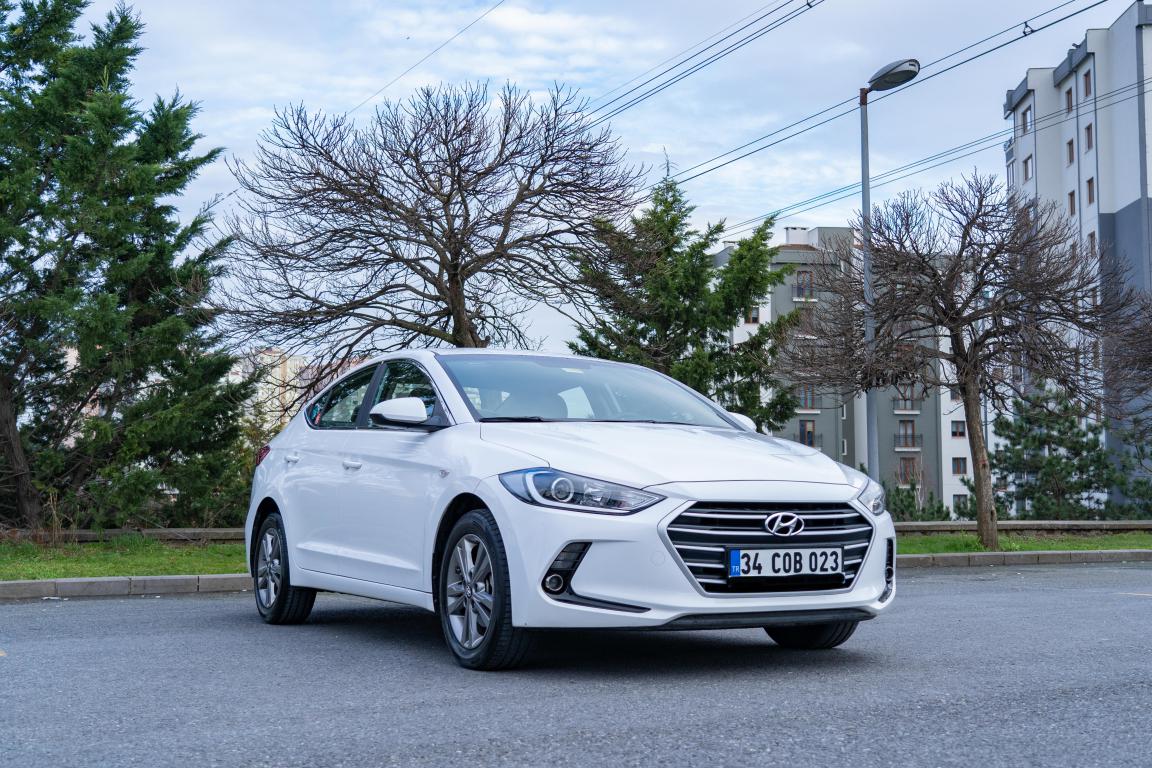 ‏Elantra 2018 white