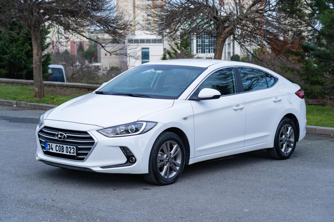 ‏Elantra 2018 white