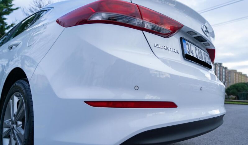 ‏Elantra 2018 white full