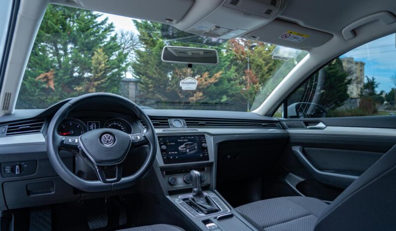 
								‏Passat 2020 white full									